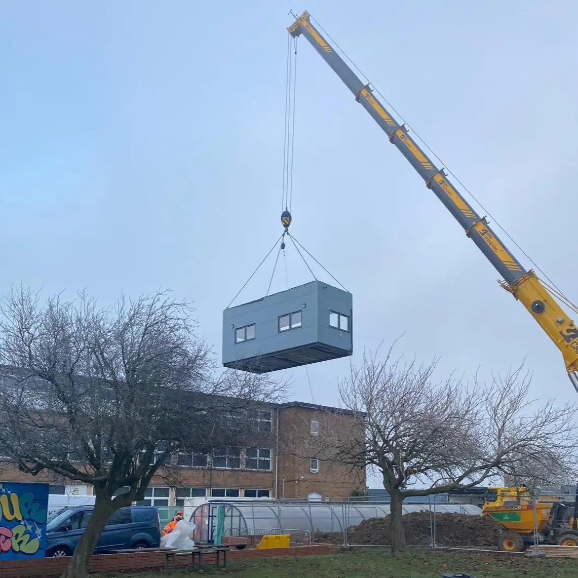 Hastings School, Crane Installation - School Building Removal & Replacement Modular Unit
