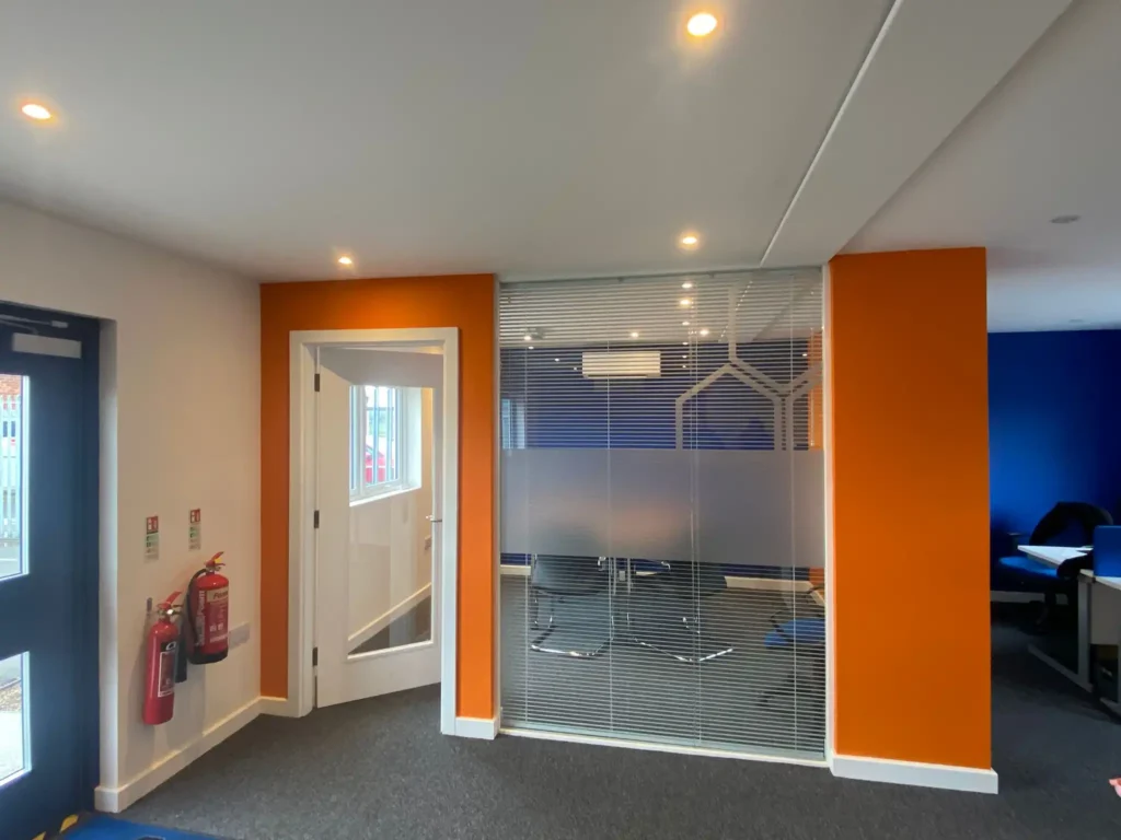 HiTek Electrical Modular Office - Glass Partion